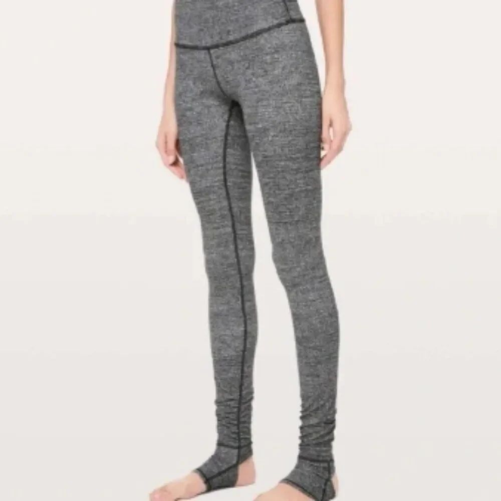 Lululemon Still Mind Leggings Interlink Ice Gray Black Yoga Running  in Size 6